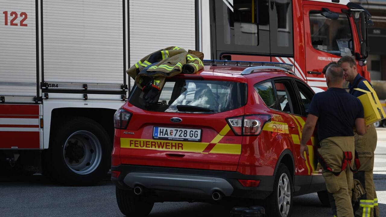  Bei einem Gasunfall in der Firma AustroCel in Hallein ist Mittwoch früh ein Mitarbeiter ums Leben gekommen. 
