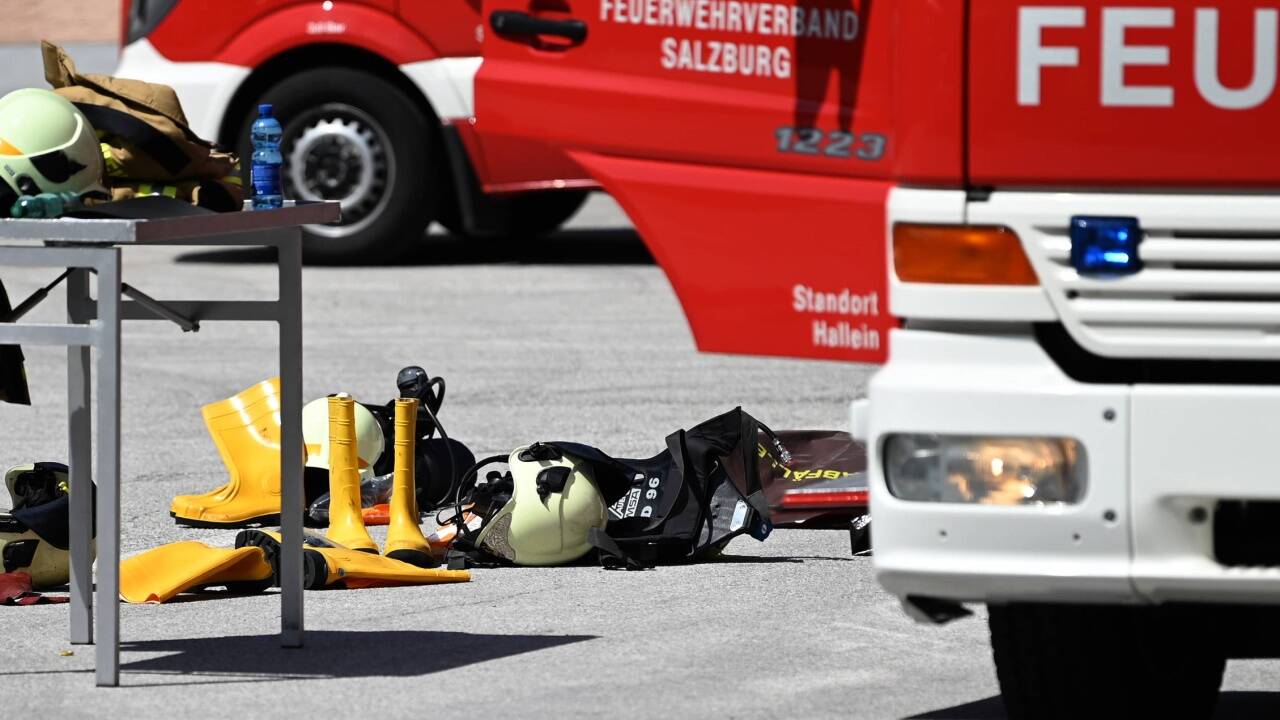  Bei einem Gasunfall in der Firma AustroCel in Hallein ist Mittwoch früh ein Mitarbeiter ums Leben gekommen. 