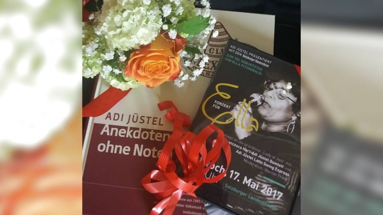 Konzertmitschnitt und das Buch „Anekdoten mit und ohne Noten“ sind mit SN-Card zum Sonderpreis erhältlich. 