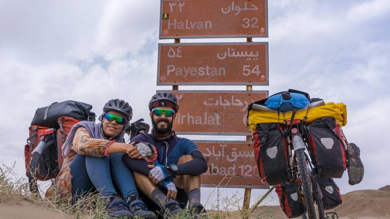 Angelika Hinteregger und Reinhard Maxbauer radeln wieder los.   Angelika Hinteregger und Reinhard Maxbauer radeln wieder los.