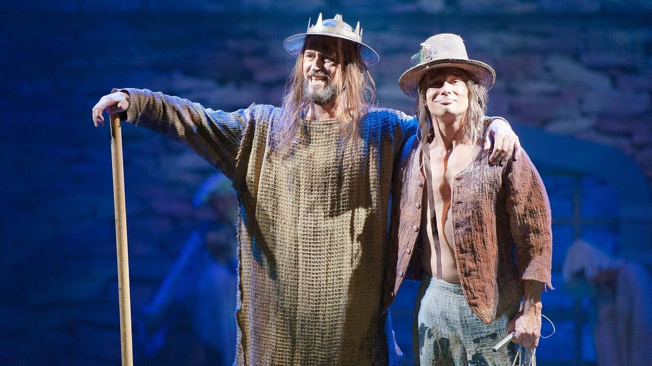 "Spamalot" im Landestheater: Wo die Kokosnüsse aufploppen