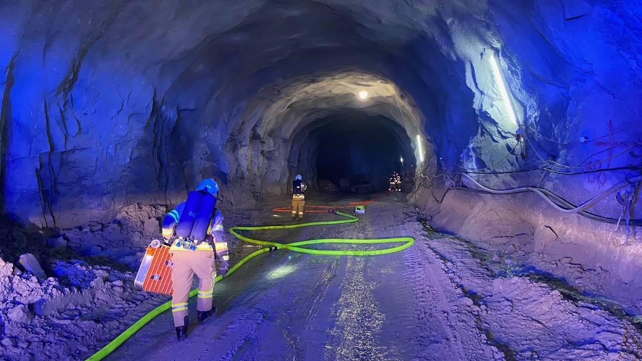 Bilder vom Einsatz in der Tunnelbaustelle. 