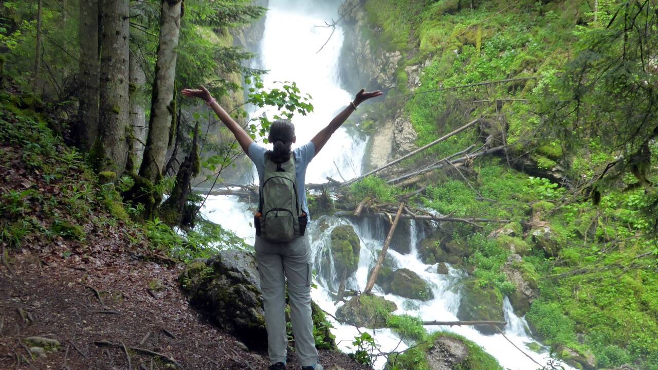Durchatmen am Kraftort Schwarzenbachfall.  