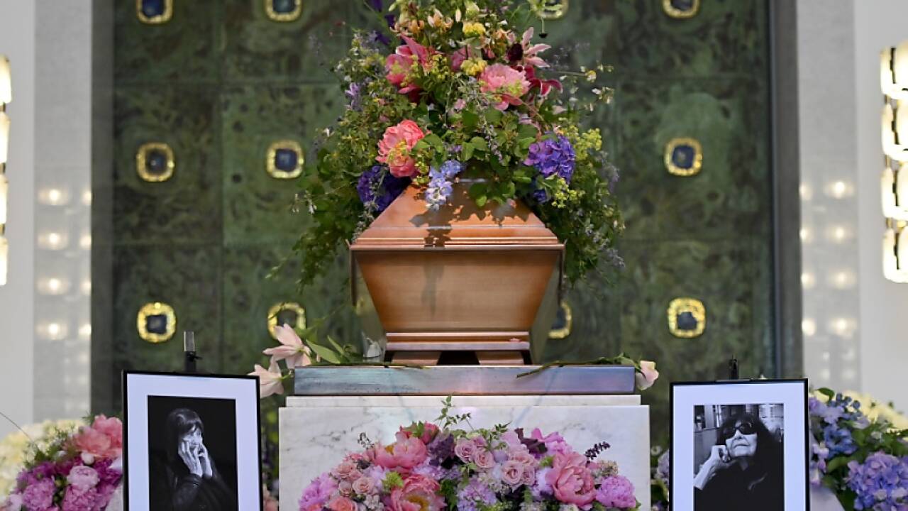 Friederike Mayröcker wurde heute begraben 
