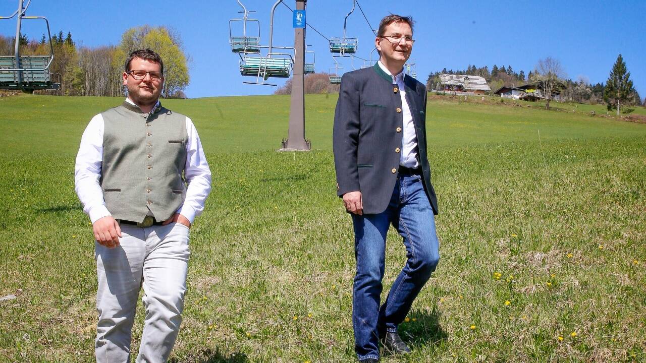 Bernhard Eibl und Berthold Lindner (r.) Bernhard Eibl und Berthold Lindner (r.)