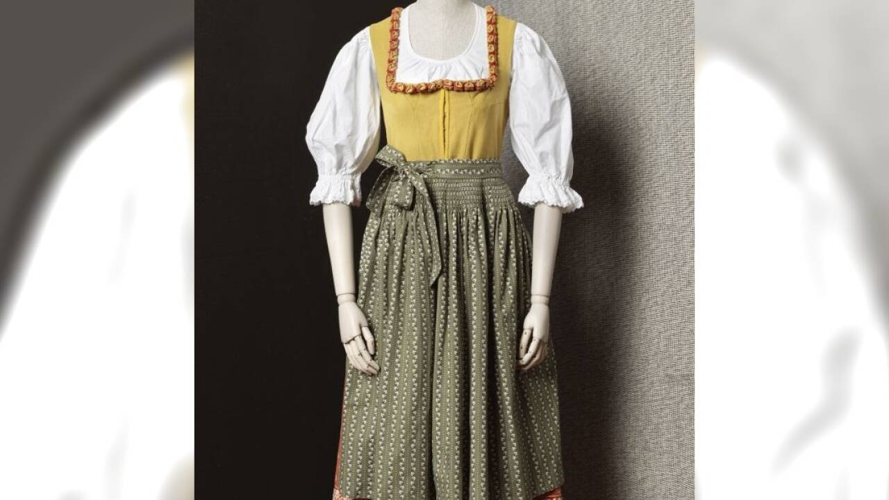 Dirndlkleid, Mitte 20. Jh., <br>Sammlung des Oö. Landesmuseums.<br>  Dirndlkleid, Mitte 20. Jh., <br>Sammlung des Oö. Landesmuseums.<br>