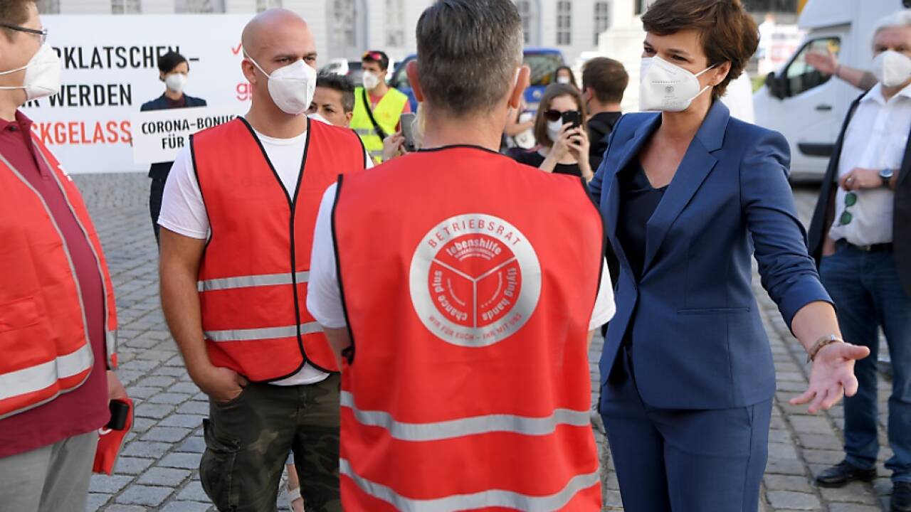 Rendi-Wagner marschiert mit der Gewerkschaft Hand in Hand 