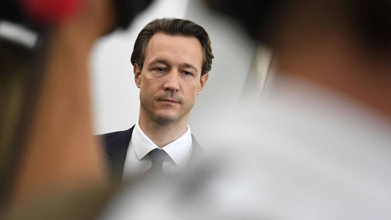 Im Fokus: Finanzminister Gernot Blümel, hier zu sehen Donnerstagvormittag unmittelbar vor seiner Aussage vor dem Ibiza-Untersuchungsausschuss. Im Fokus: Finanzminister Gernot Blümel, hier zu sehen Donnerstagvormittag unmittelbar vor seiner Aussage vor dem Ibiza-Untersuchungsausschuss.