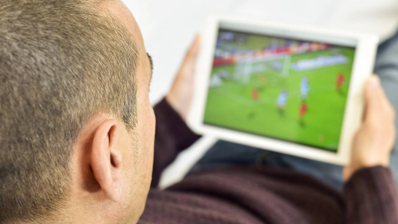 Verzögerungen gehören zum TV-Alltag. Besonders auffällig ist jedoch die Verzögerung bei Streams. Verzögerungen gehören zum TV-Alltag. Besonders auffällig ist jedoch die Verzögerung bei Streams.