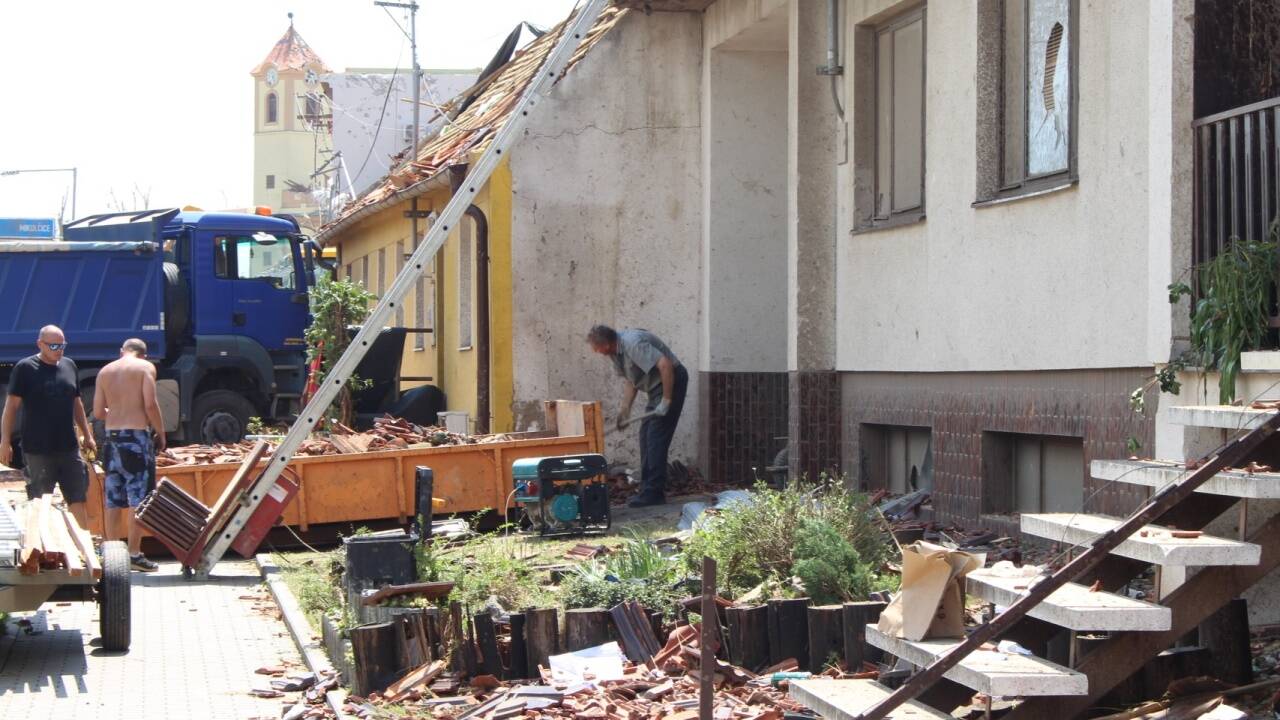 Bilder der Verwüstung im Dorf Moravská Nová Ves in Südmähren. 