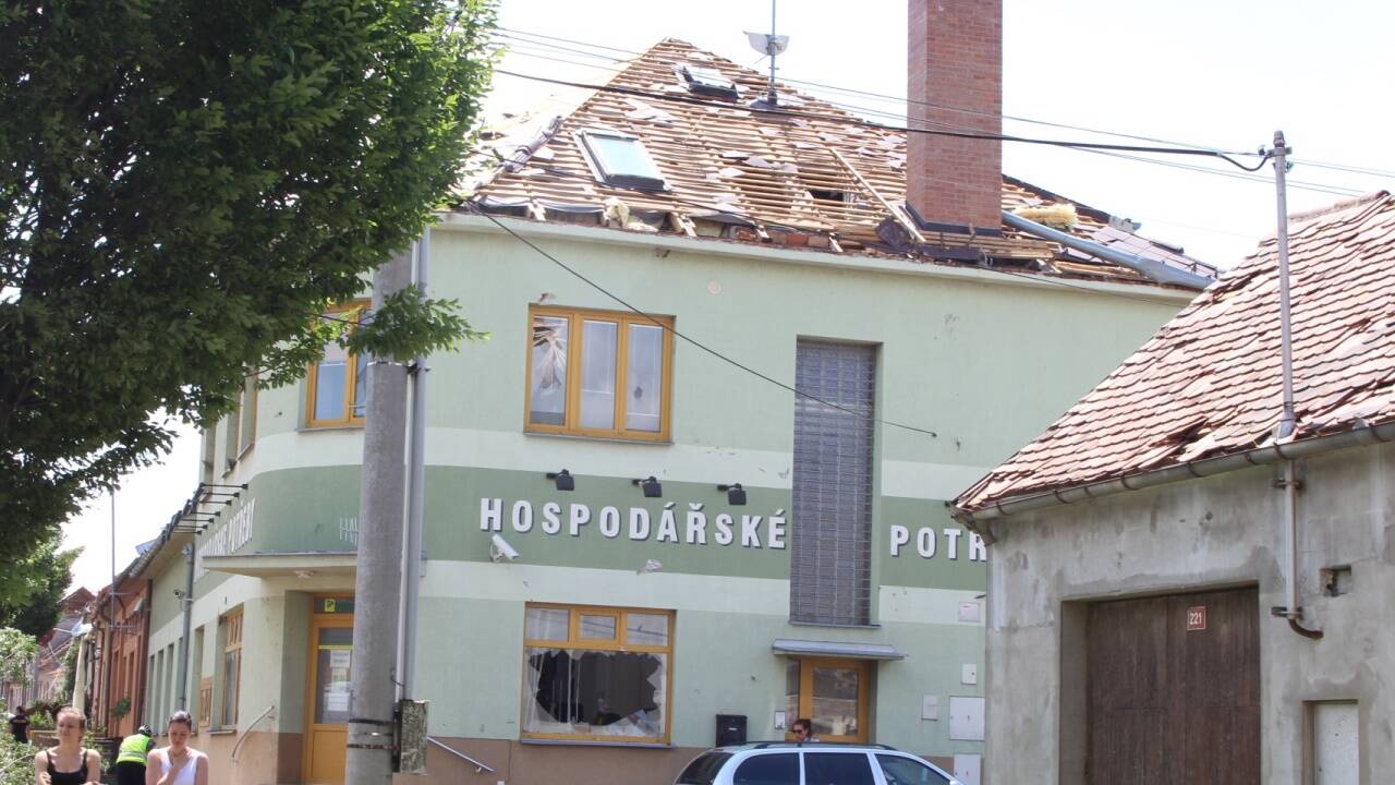 Bilder der Verwüstung im Dorf Moravská Nová Ves in Südmähren. 