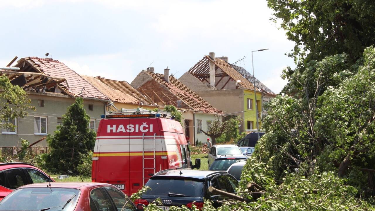 Bilder der Verwüstung im Dorf Moravská Nová Ves in Südmähren. 