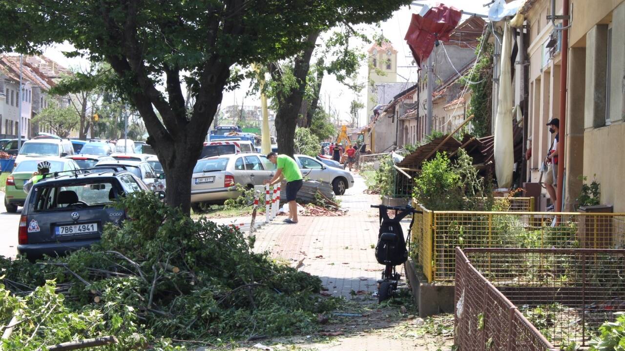 Bilder der Verwüstung im Dorf Moravská Nová Ves in Südmähren. 