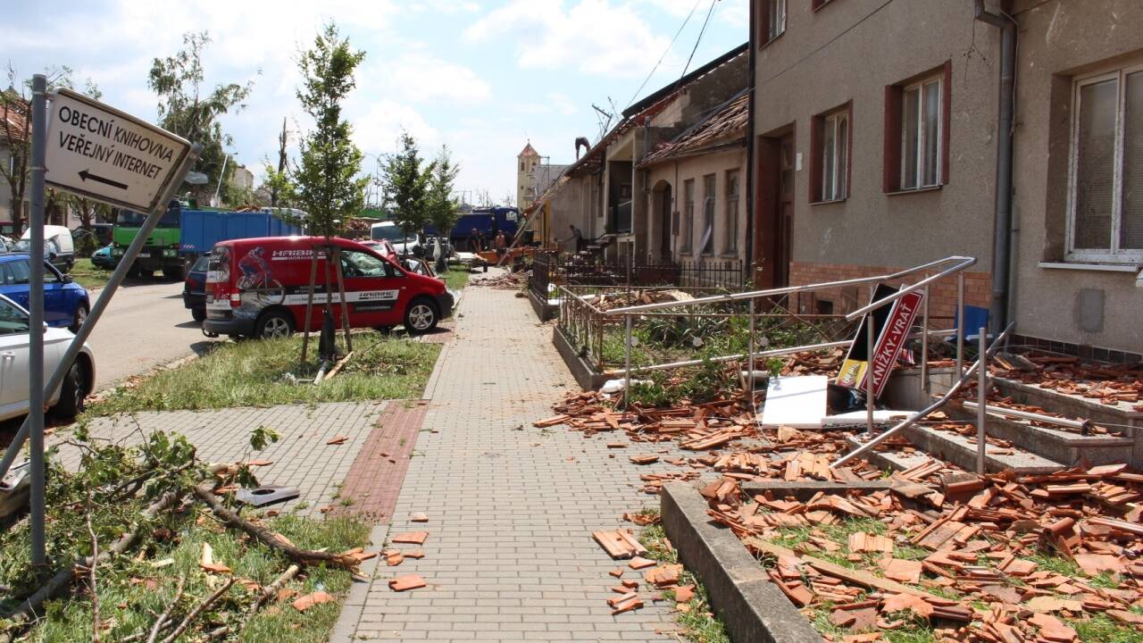 Bilder der Verwüstung im Dorf Moravská Nová Ves in Südmähren. 