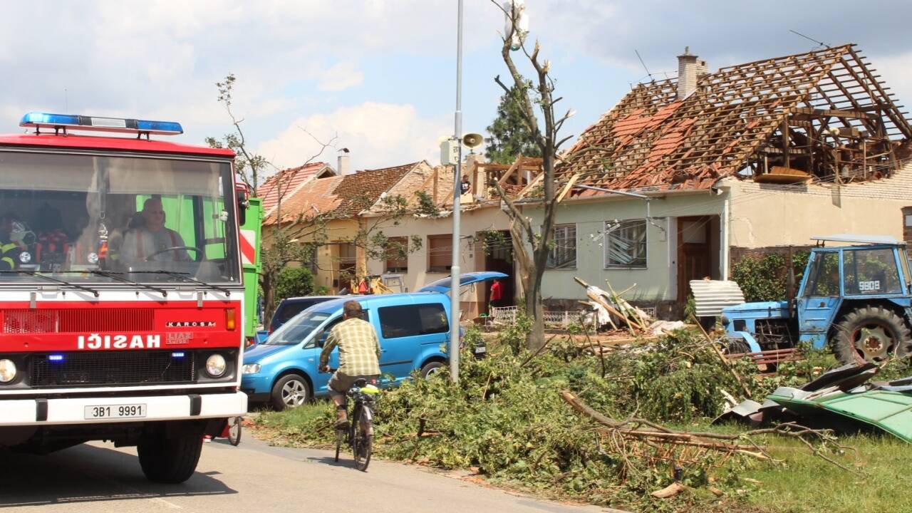 Bilder der Verwüstung im Dorf Moravská Nová Ves in Südmähren. 