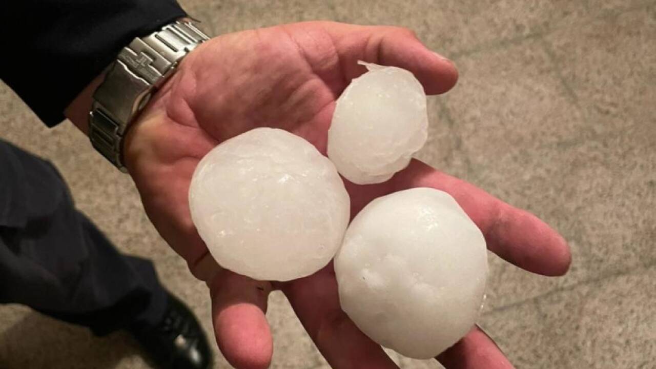 Tennisballgroße Hagelkörner im Weinviertel 