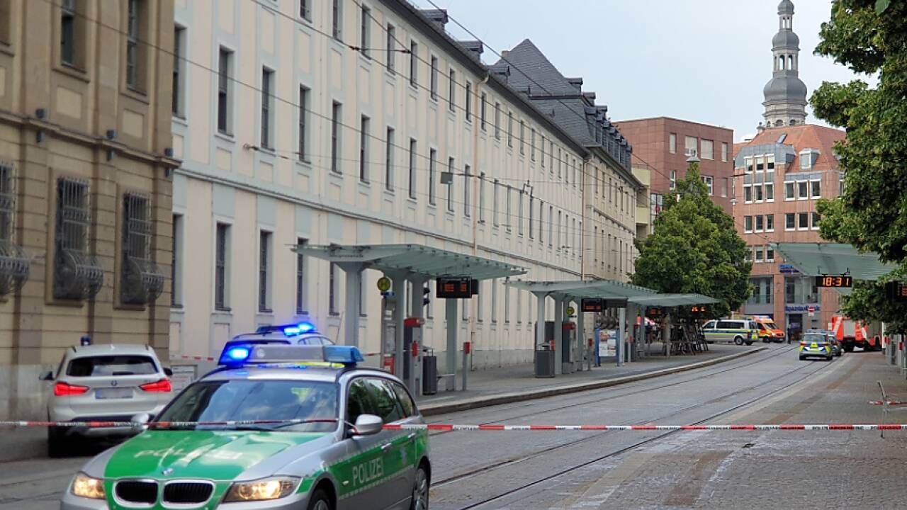 Tatort in der Innenstadt polizeilich abgeriegelt 
