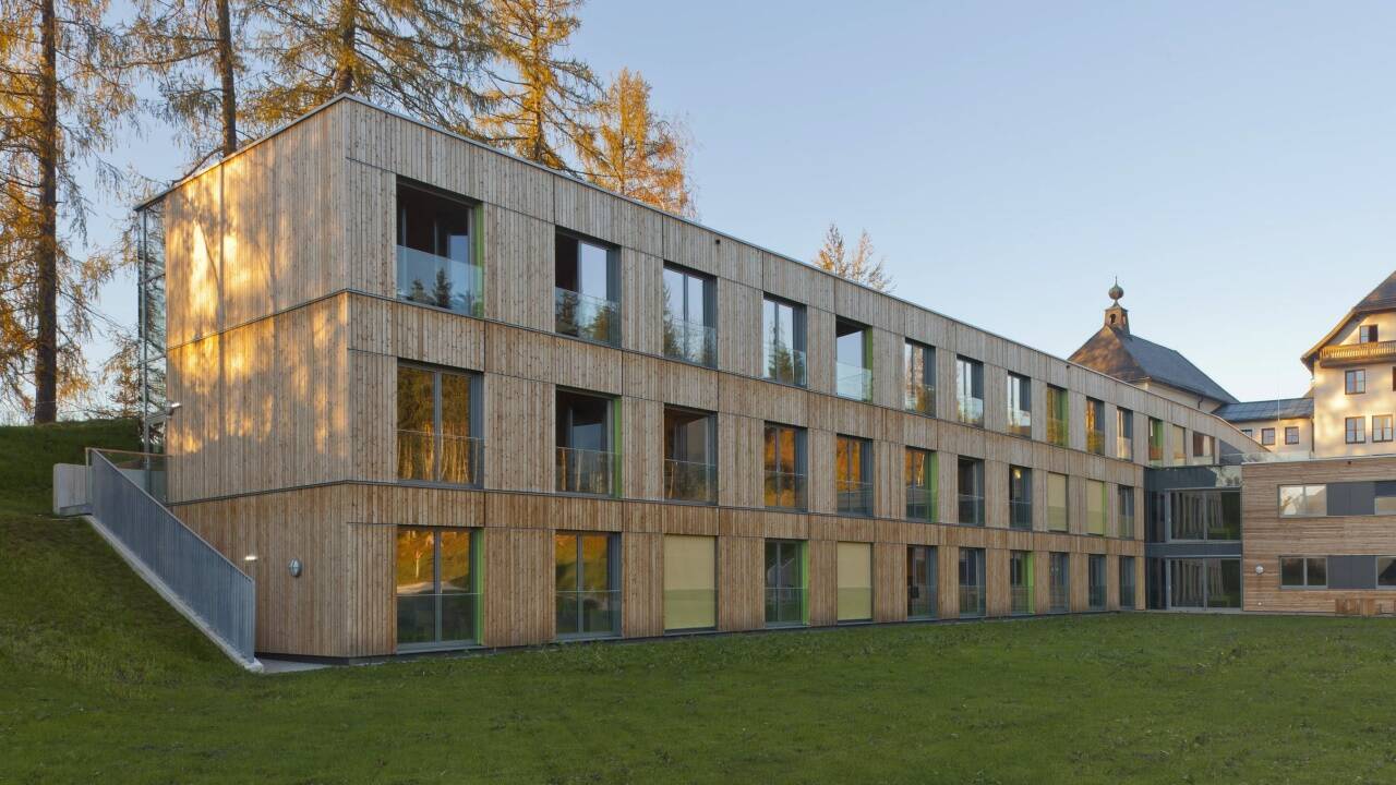 Die Landwirtschaftliche Fachschule in Tamsweg wurde in Holzbauweise erweitert.   Die Landwirtschaftliche Fachschule in Tamsweg wurde in Holzbauweise erweitert.