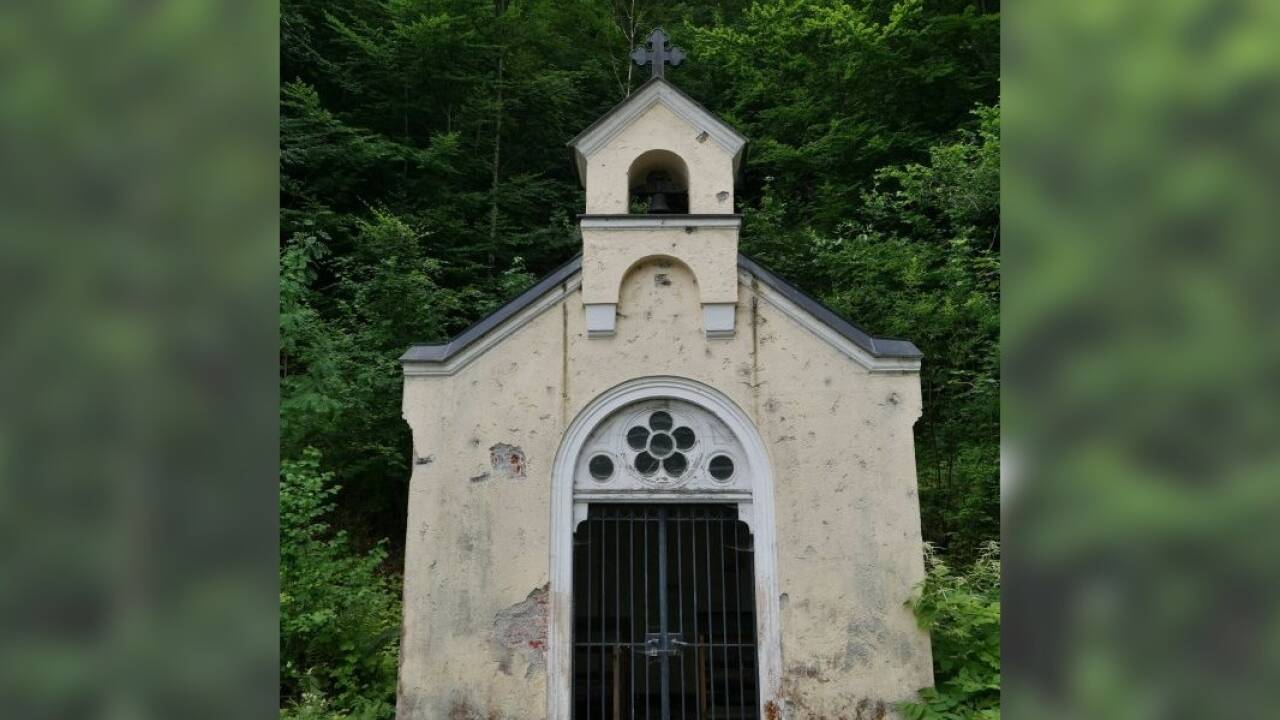 Ein Blickfang auf Salzburger Grund am Attersee.  