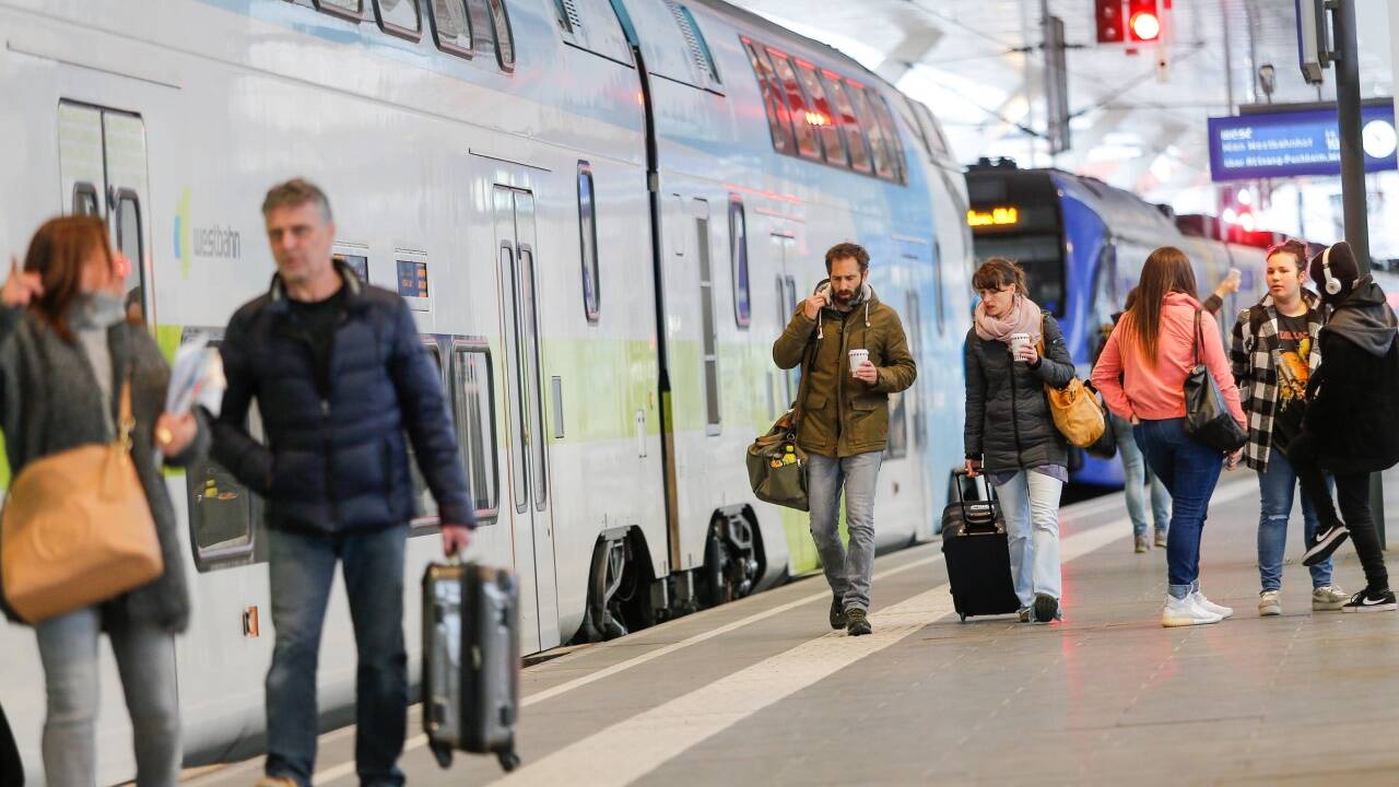 Zwei neue Züge im Frühverkehr sollen Pendler ansprechen ( Archivbild). 