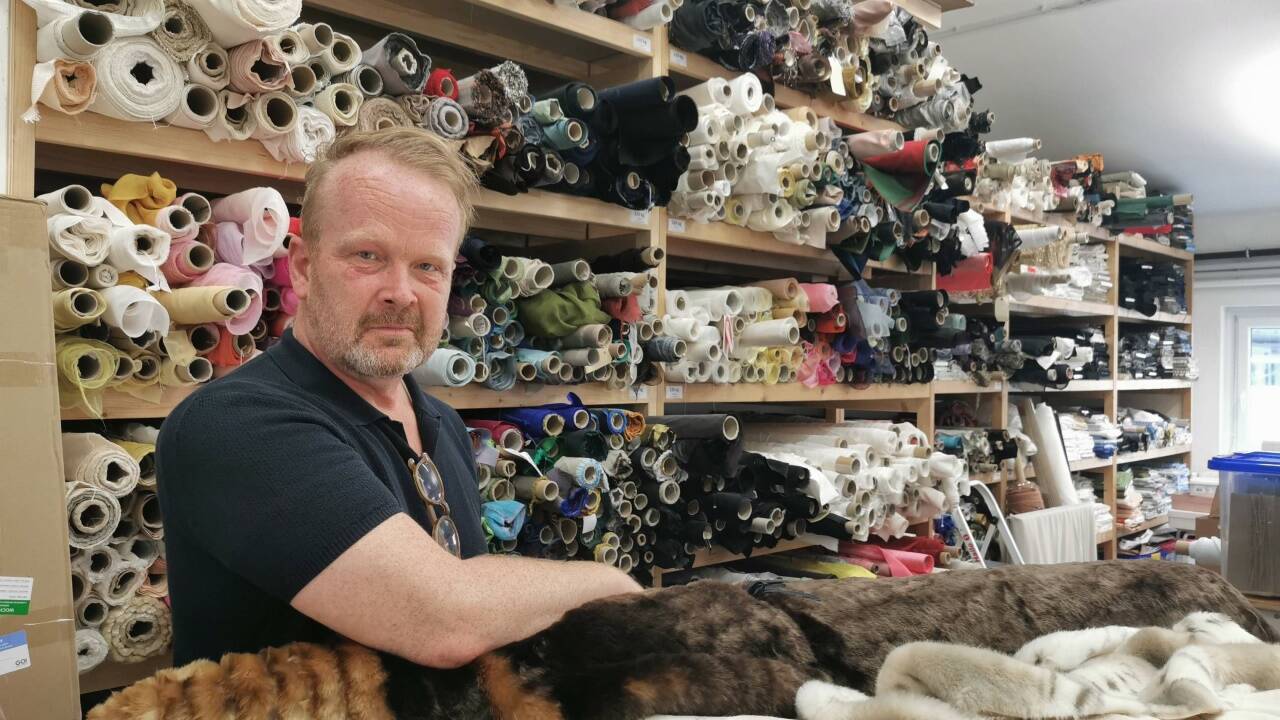 Jan Meier, seit 2015 Kostümdirektor bei den Salzburger Festspielen, in der Schneiderei in der Hofstallgasse. 