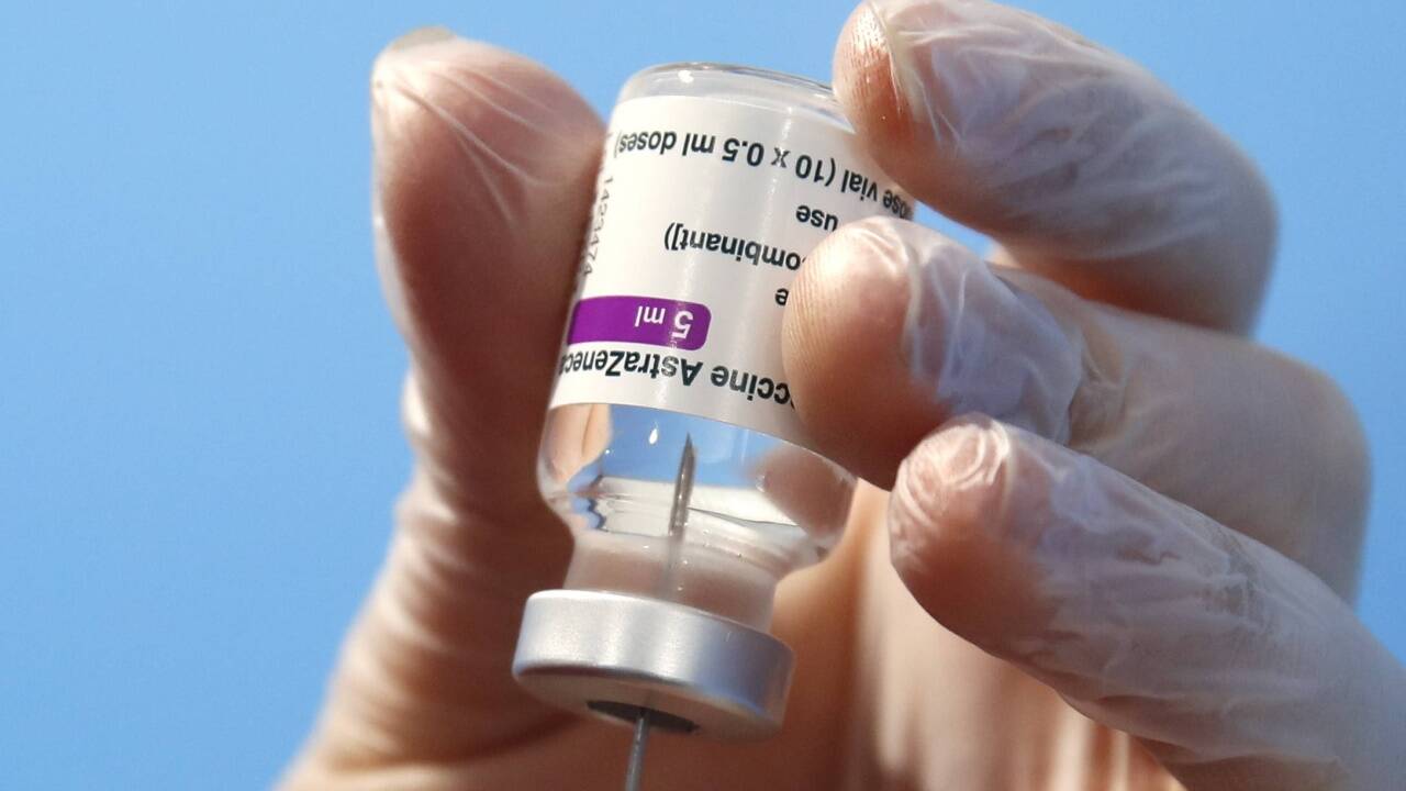 Der Schutz des Astrazeneca-Impfstoffs vor Covid-19 wird bei einem längeren Abstand zwischen erster und zweiter Dosis einer aktuellen Studie zufolge nicht beeinträchtigt.  