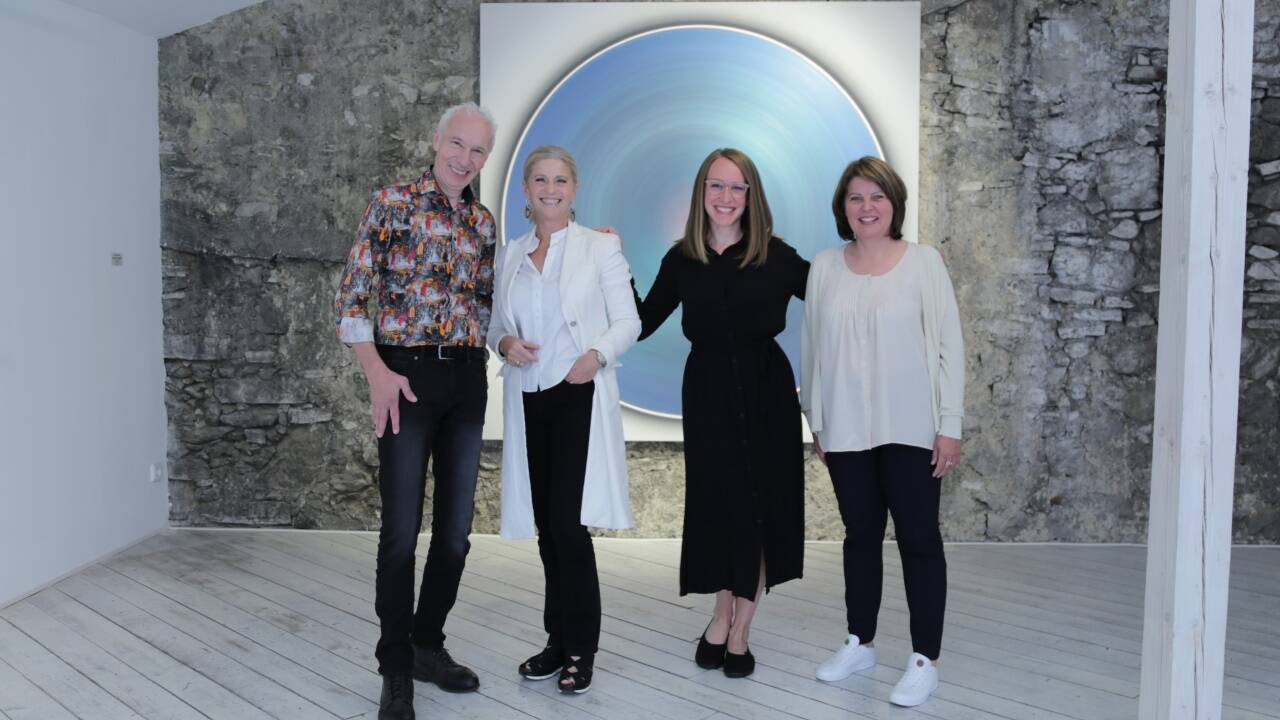 Bewährtes Team steht für den neuen Namen: Eigentümer Herwig Loidl, Kuratorin Ingrid Skovhus, Assistentin Lisa Koch und Galeristin Judith Burgstaller-Legat (v.l.).  