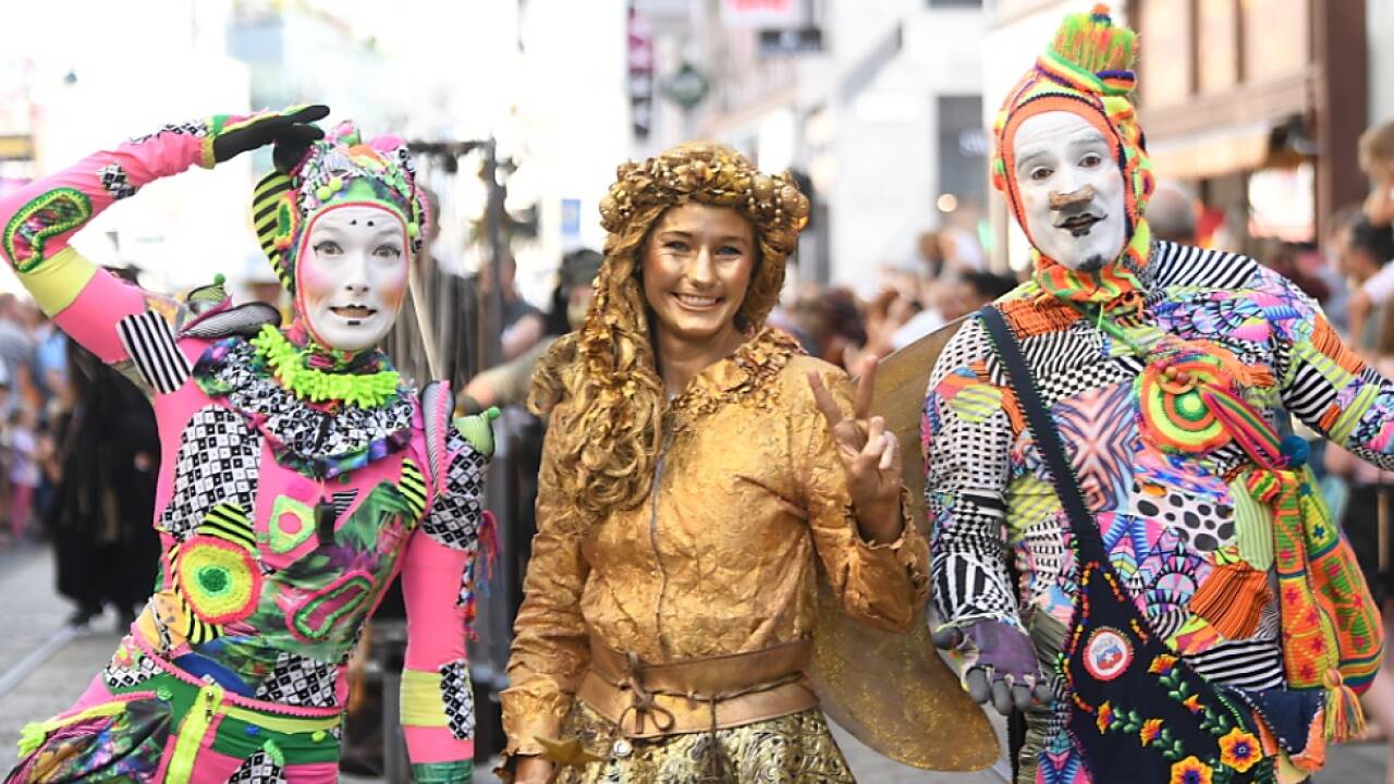 An drei Juli-Wochenenden an elf Plätzen 