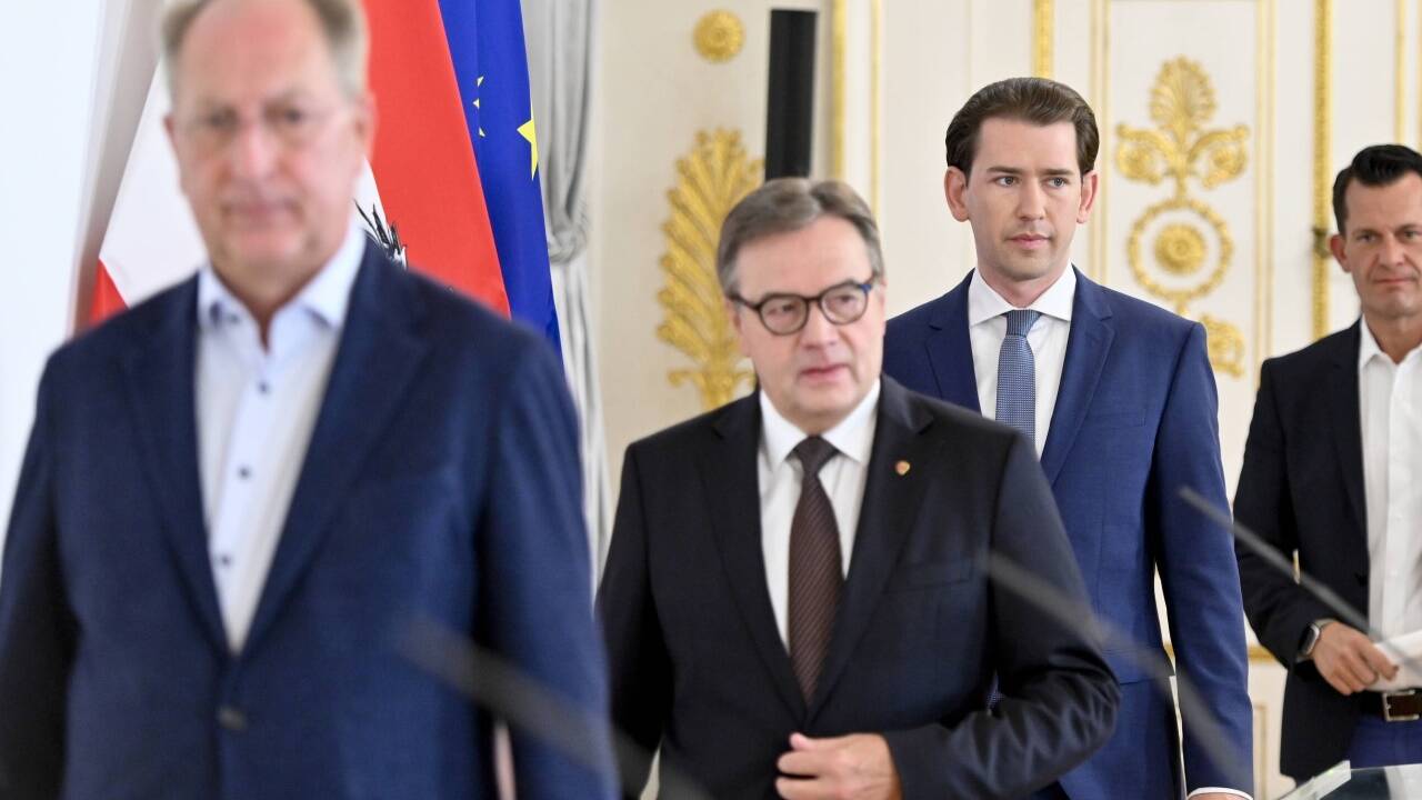 Die Taskforce, deren Aufgabe es ist, Vorbereitungen für den Herbst zu treffen, tagte am Freitag erstmals. Im Bild von links nach rechts: MedUni-Vizerektor Oswald Wagner, der Vorsitzende der LH-Konferenz, Günther Platter, Kanzler Sebastian Kurz, Gesundheitsminister Wolfgang Mückstein. 