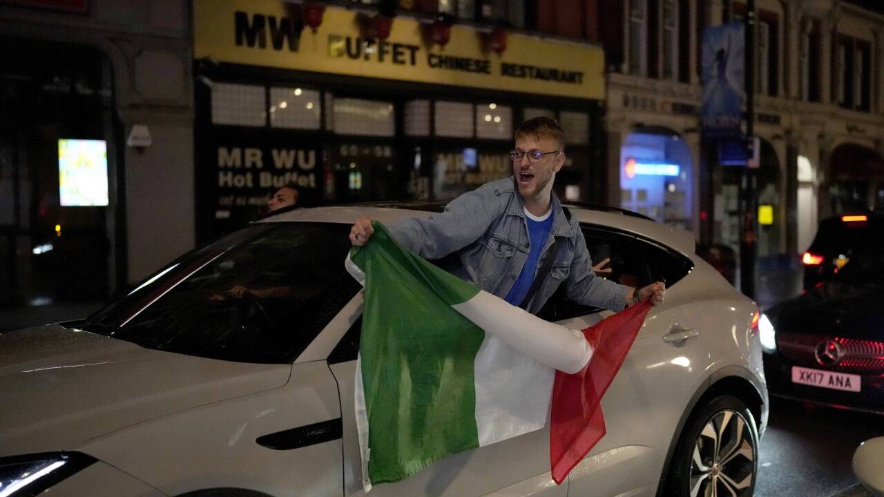 Italienische Fans feiern  