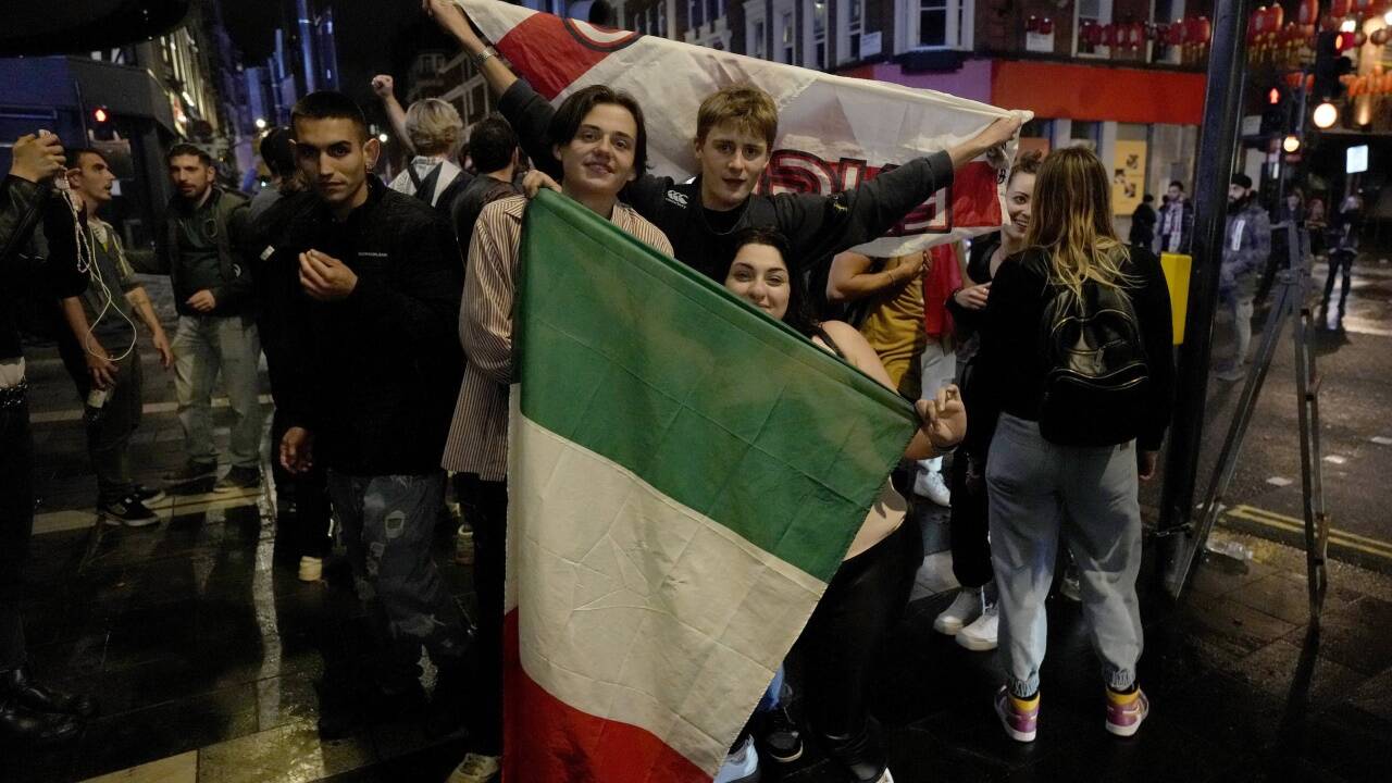 Italienische Fans feiern  