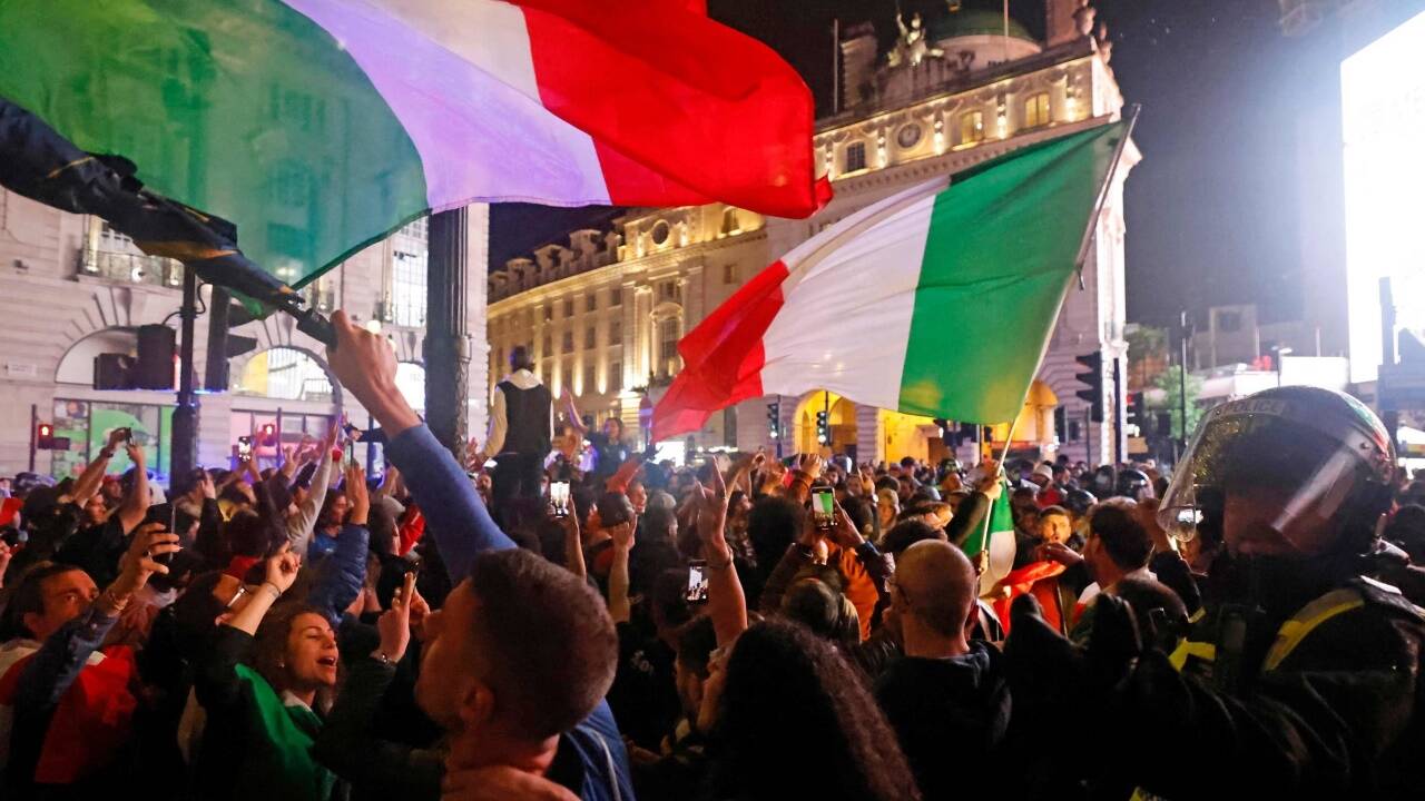 Italienische Fans feiern  