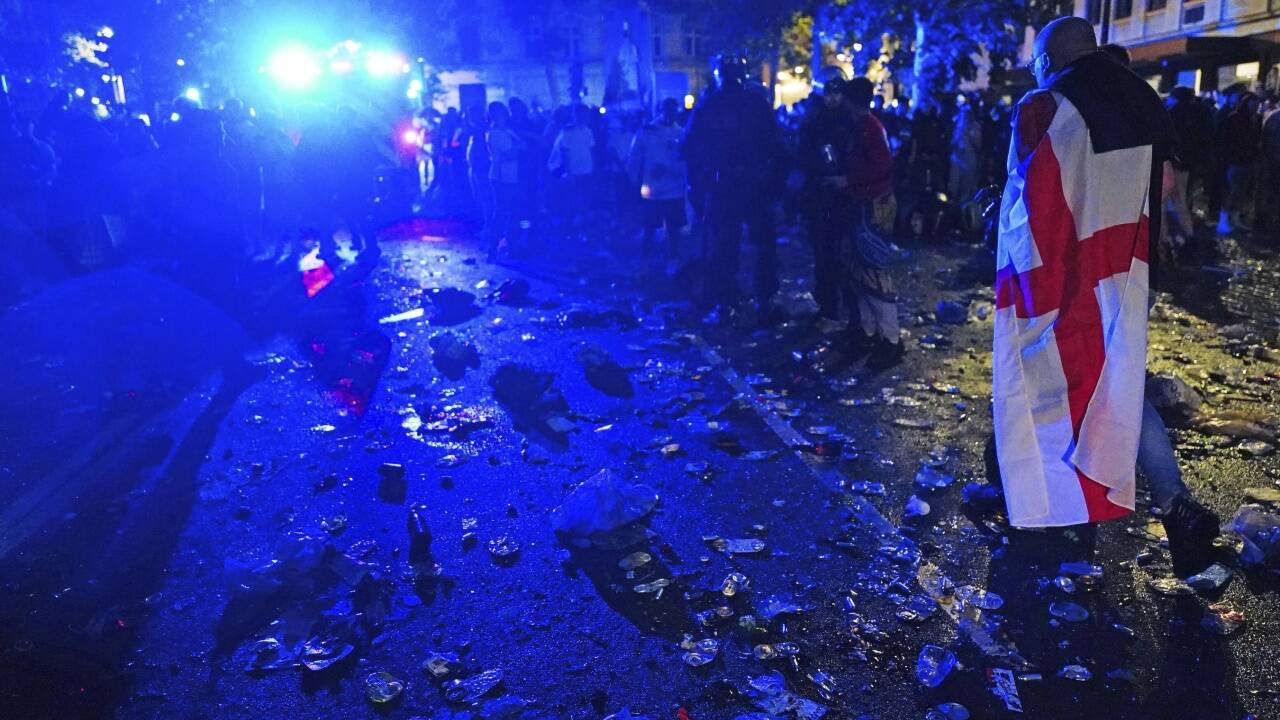 Wie auf einem Schlachtfeld sah es nach dem EM-Finale auf dem Trafalgar Square in London aus. 
