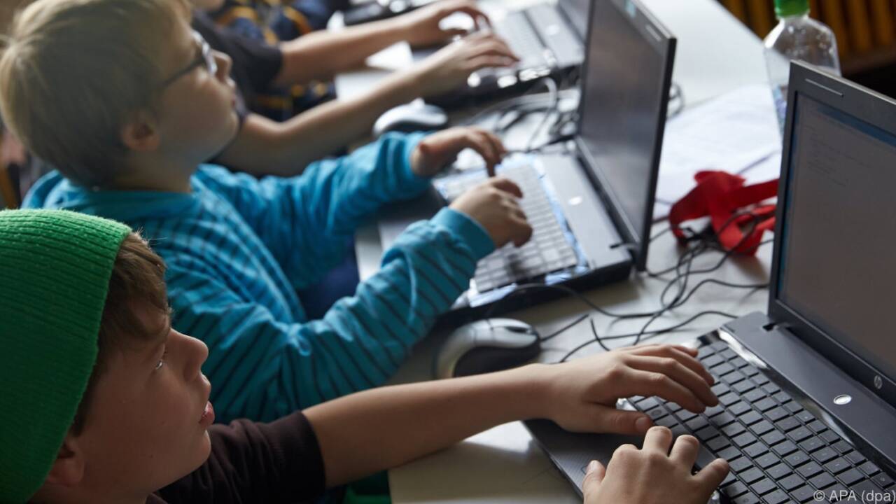 Kinder sollen Umgang mit den 'Neuen Medien' besser lernen.  