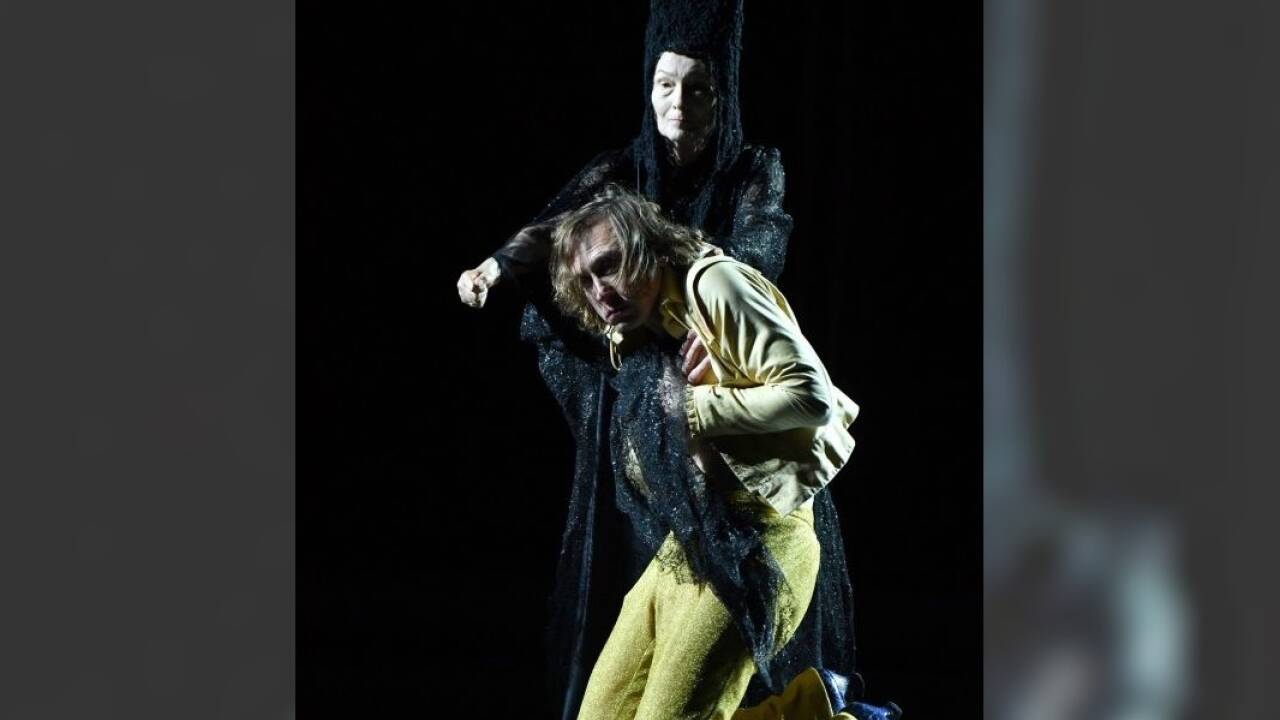 Tod Edith Clever mit Jedermann Lars Eidinger. 