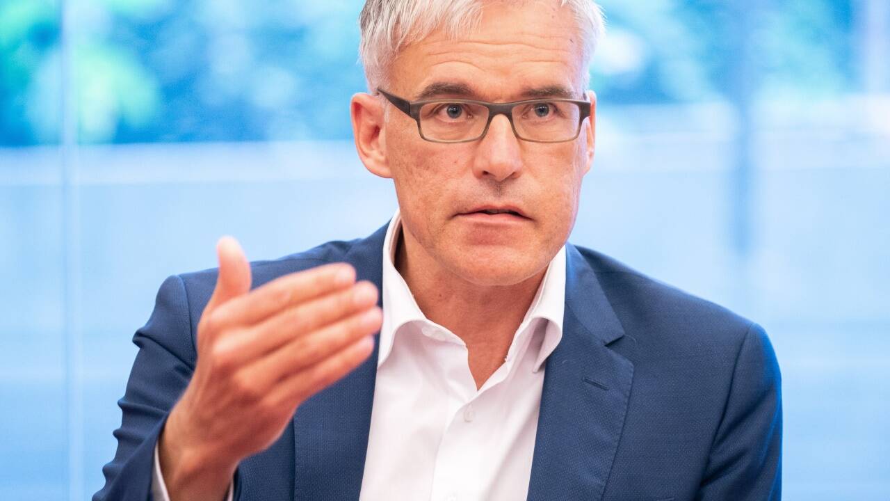 Lothar Lockl (52) war bei den Grünen Kommunikationschef und Bundesparteisekretär, 2016 leitete er den Wahlkampf von Alexander Van der Bellen. Seit 2020 sitzt er im ORF-Stiftungsrat; hauptberuflich führt er eine Kommunikationsagentur. 