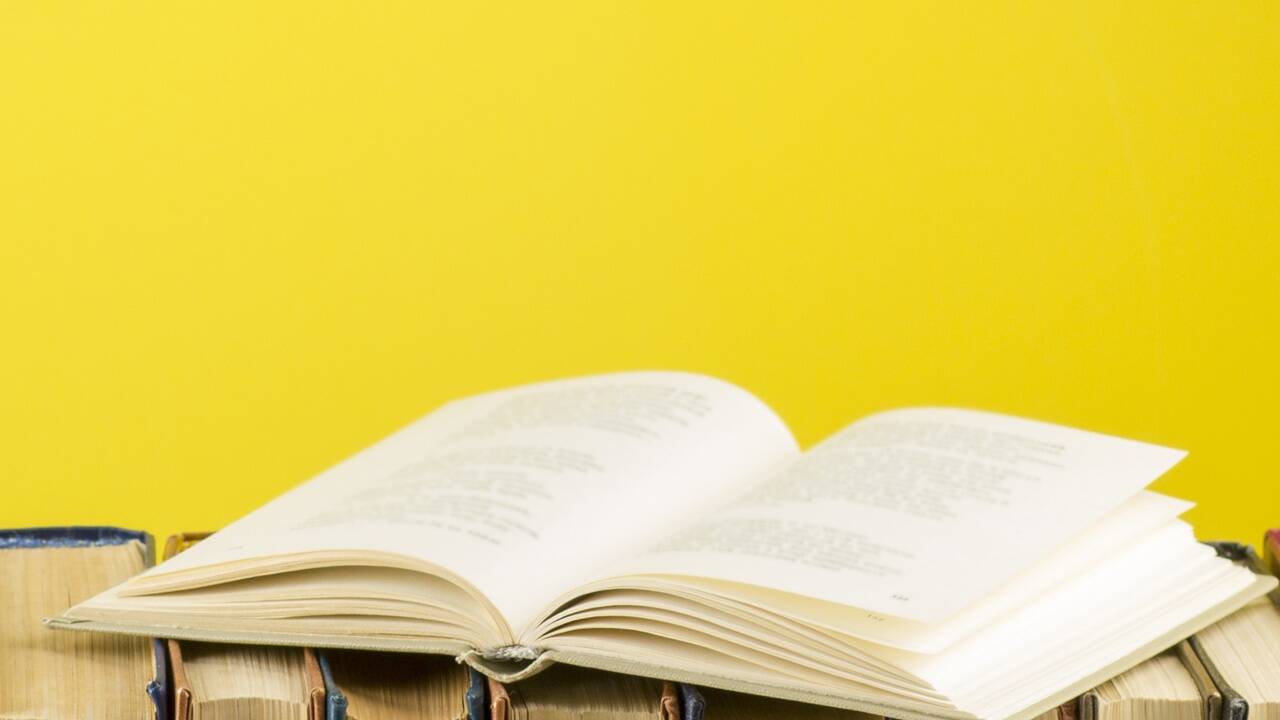 Wer wieder in Bücher schauen und maturieren will, hat mehrere Möglichkeiten.  Wer wieder in Bücher schauen und maturieren will, hat mehrere Möglichkeiten.