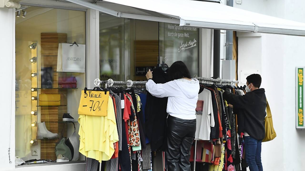 Die Maske kann beim Shoppen daheim bleiben 