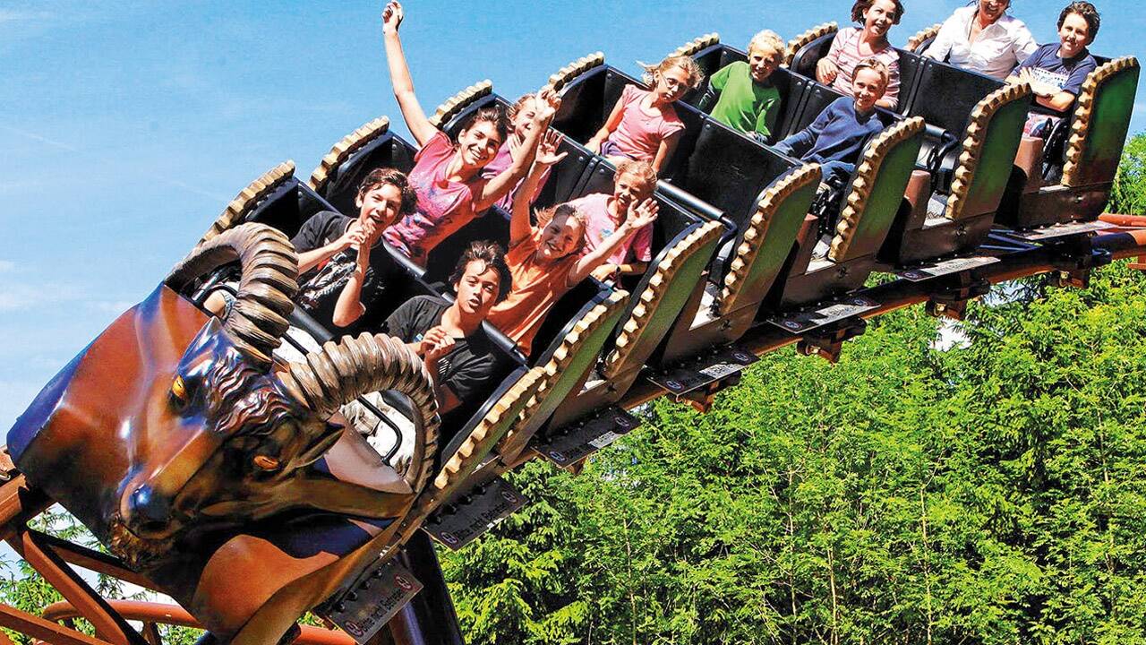 Der Freizeitpark Ruhpolding verfügt über viele Spiel- und Fahrattraktionen. 