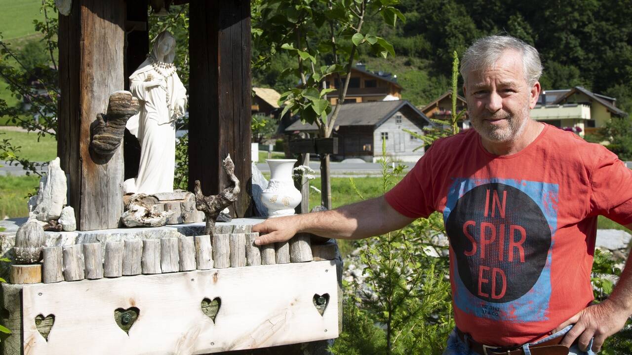 Das Haus von Josef Viehhauser in Großarl wurde von einer Mure zerstört. „Ganz geblieben ist nur das Marterl am Rand der Ache.“  