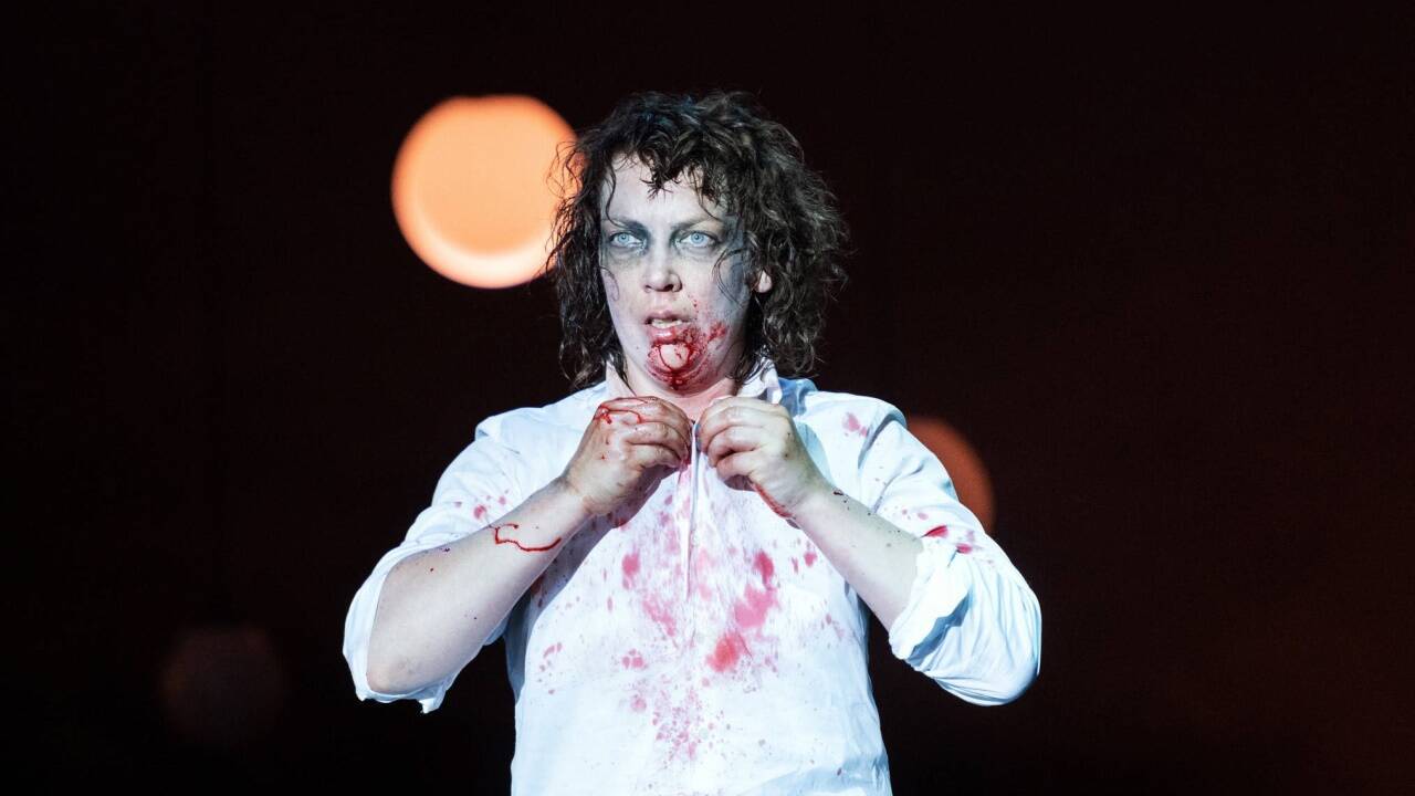 Lina Beckmann spielt Richard III. 