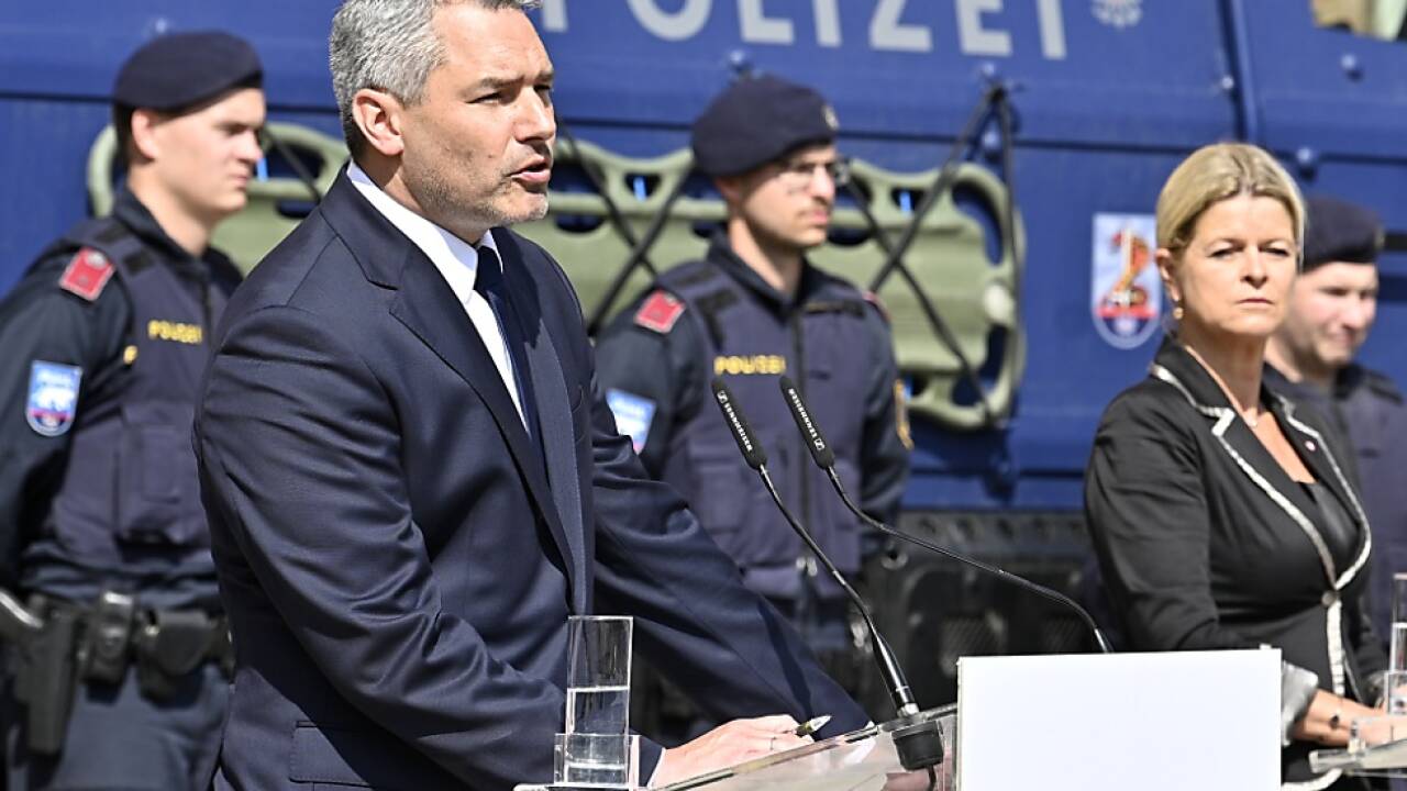 Nehammer und Tanner bei PK zur Verschärfung Grenzschutz 