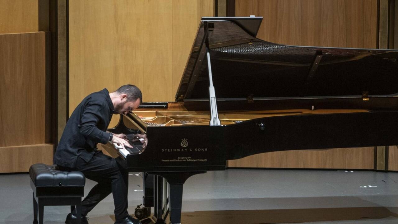 Igor Levit hatte im Großen Festspielhaus alle Hände voll zu tun.  