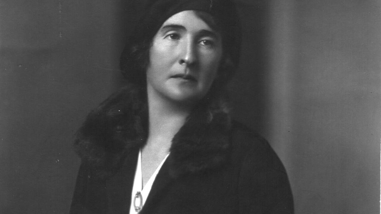 Die Schriftstellerin Marta Karlweis.  Die Schriftstellerin Marta Karlweis.