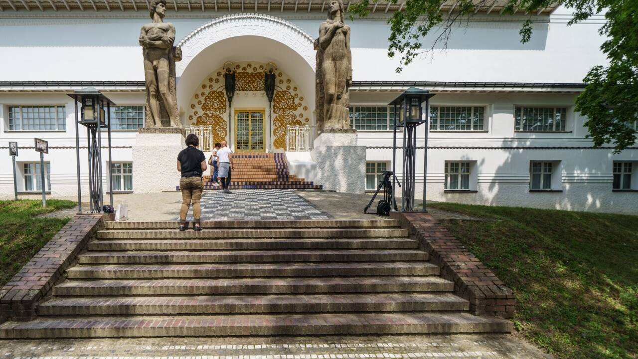 Die UNESCO hat am 24. Juli 2021 die Mathildenhöhe in Darmstadt zur Weltkulturerbestätte erklärt. Dort entstandene Ideen wirkten bis nach Salzburg. Die UNESCO hat am 24. Juli 2021 die Mathildenhöhe in Darmstadt zur Weltkulturerbestätte erklärt. Dort entstandene Ideen wirkten bis nach Salzburg.