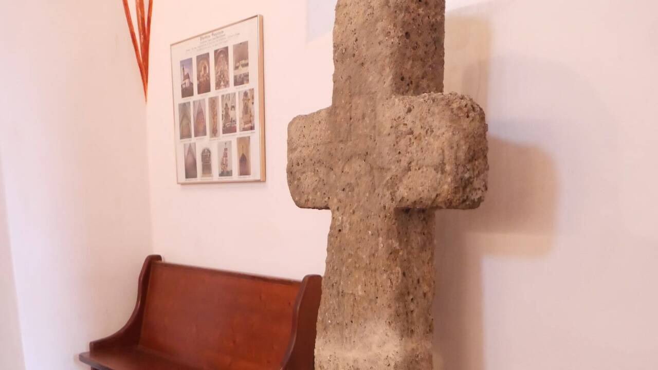 Aus der Zeit der Romanik stammt dieses Steinmal. 