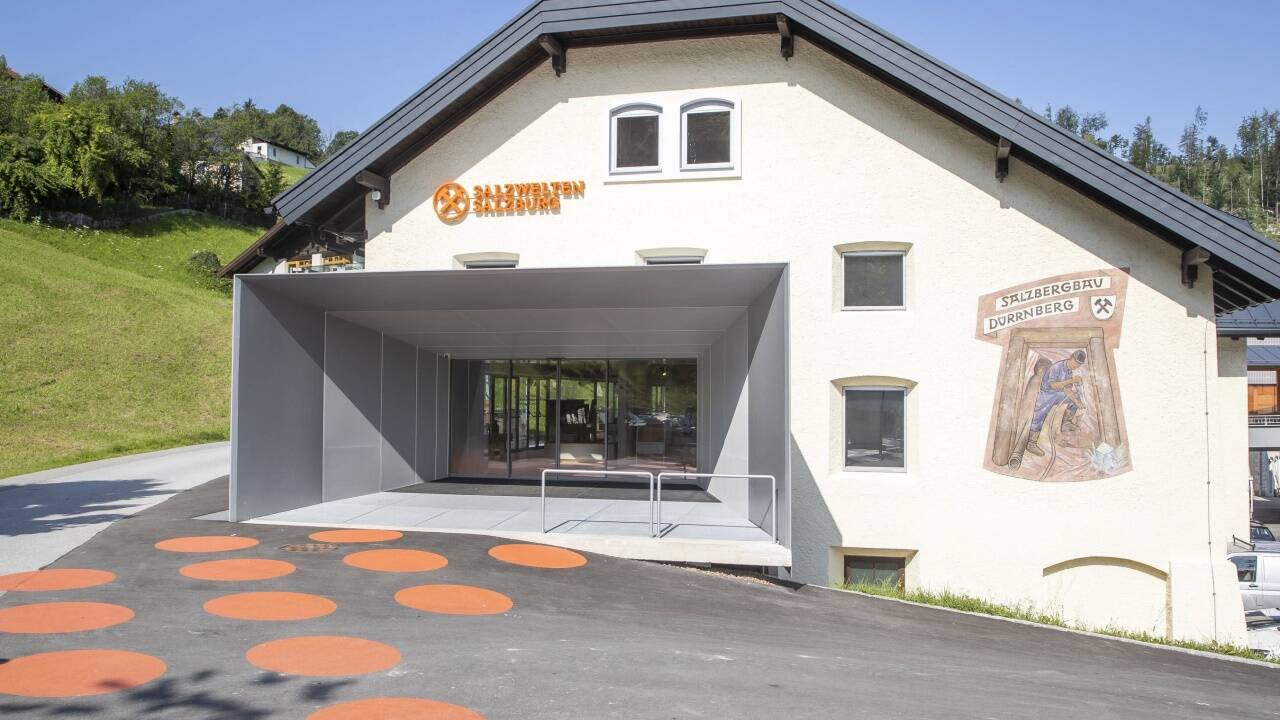 Der Eingang ins Besucherzentrum führt durch einen „Schacht“. 