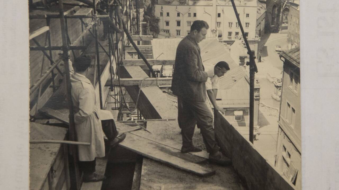 Guy Eschig 1957 auf der Baustelle des Großen Festspielhauses.  