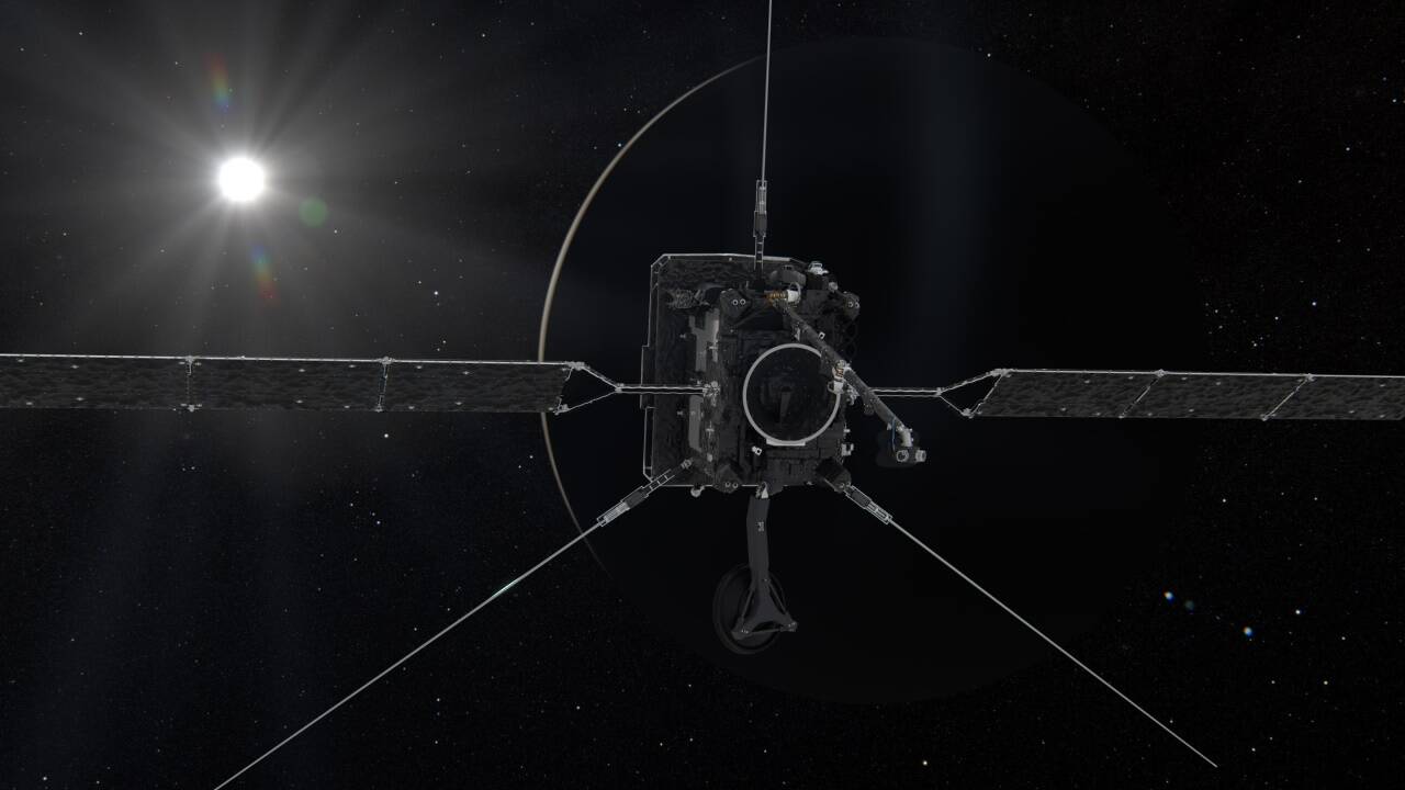 „Solar Orbiter“ hat die Venus bereits passiert. „Solar Orbiter“ hat die Venus bereits passiert.