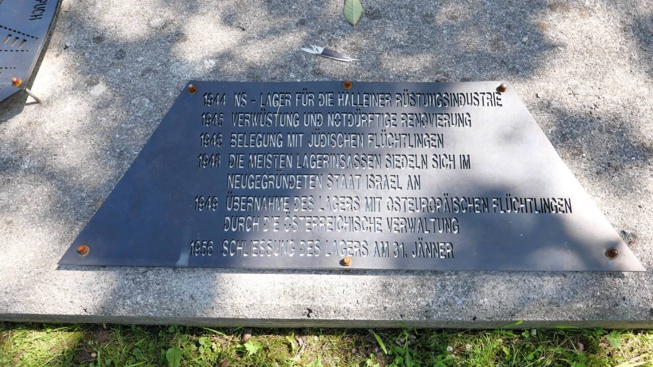 Die Gedenktafeln wurden erneuert.  